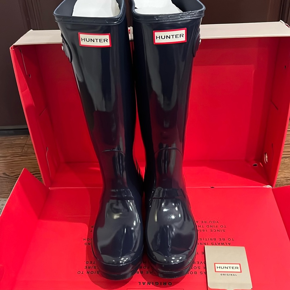 Brand New Women’s Hunter Boots sz7!
